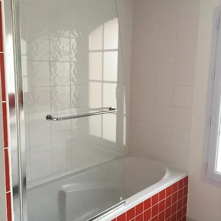 Une chambre confort et un accès piscine * Digne-les-Bains