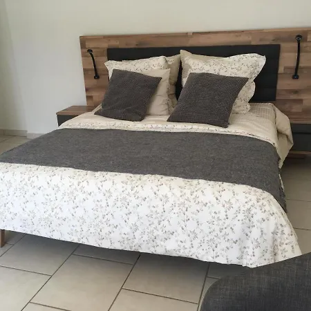 Séjour chez l'habitant Une chambre confort et un accès piscine Digne-les-Bains